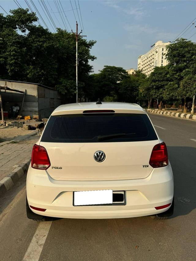 https://images10.gaadi.com/usedcar_image/4532490/original/processed_3c27c3a56775f2832a96b0d3ae573aab.jpg?imwidth=6402