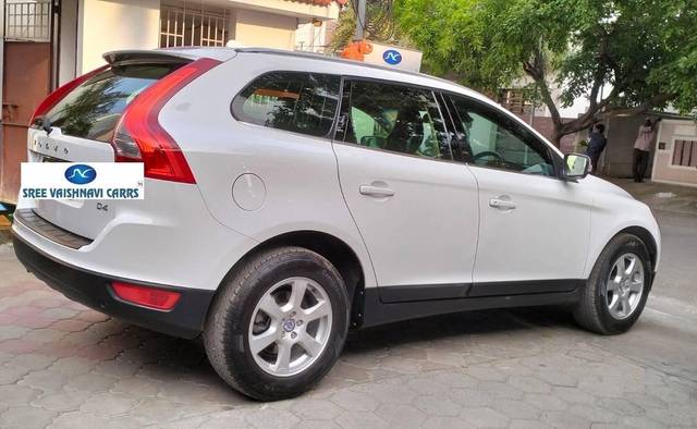 https://images10.gaadi.com/usedcar_image/4532494/original/processed_d21afa7ac12d4f0bb43e74d4fbcf4ebb.jpeg?imwidth=6402
