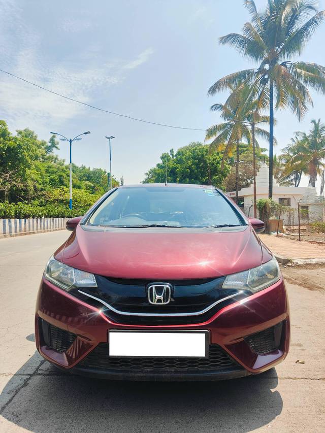 https://images10.gaadi.com/usedcar_image/4532503/original/processed_0d8eb13e99c05468863d27c45a8c8c45.jpg?imwidth=6400