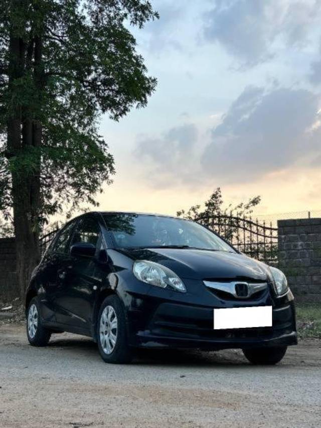 https://images10.gaadi.com/usedcar_image/4532505/original/processed_0bcaae8d-9bac-46db-83d9-19785378cded.jpg?imwidth=6400