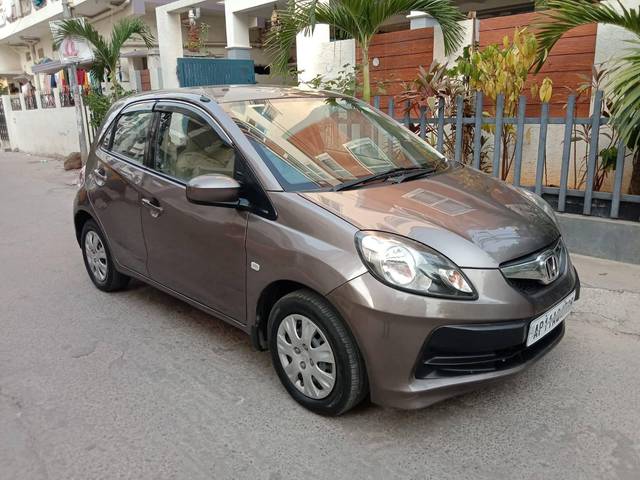 https://images10.gaadi.com/usedcar_image/4532509/original/processed_b7664846b37b6b990c9704f6f838a01b.jpg?imwidth=6400
