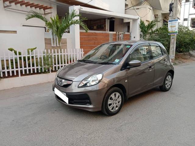 https://images10.gaadi.com/usedcar_image/4532509/original/processed_dfe48908d57a8e344f28808aa4dd651d.jpg?imwidth=6402