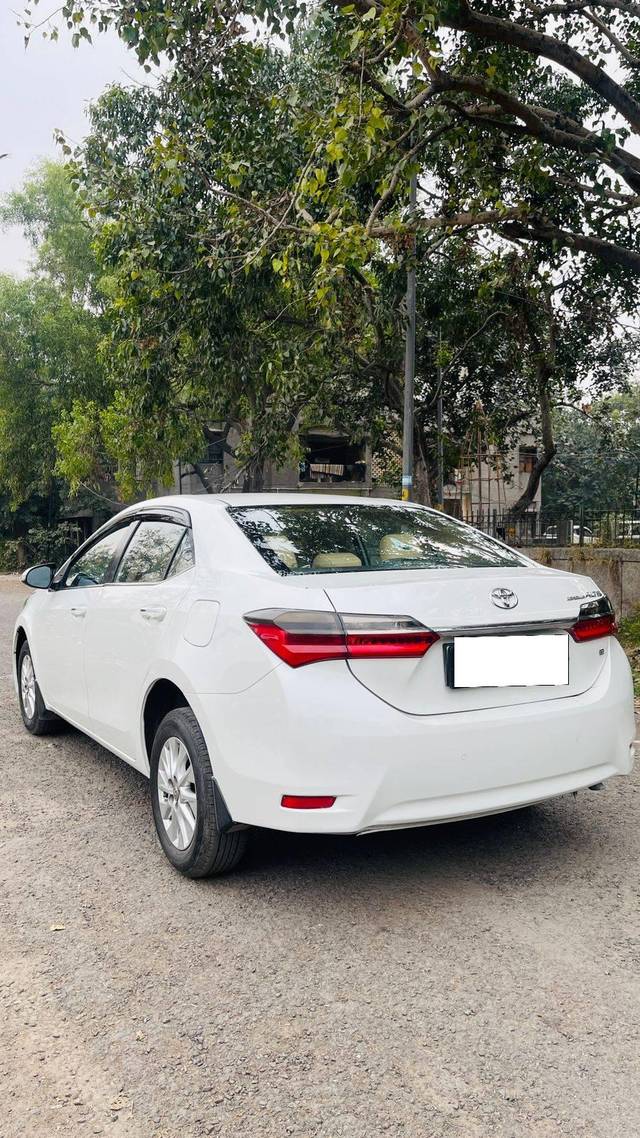https://images10.gaadi.com/usedcar_image/4532518/original/processed_319d71ffe3b3e50c201259104b7deb8e.jpg?imwidth=6402