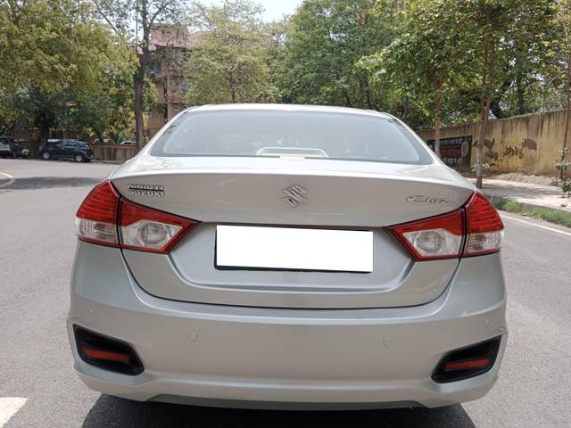 https://images10.gaadi.com/usedcar_image/4532555/original/processed_bcfafb8c4e218b570d711df4bb01cc00.jpg?imwidth=6402