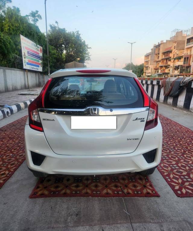 https://images10.gaadi.com/usedcar_image/4532595/original/processed_74fae37b6e0efa149505bd220adc37dc.jpg?imwidth=6402