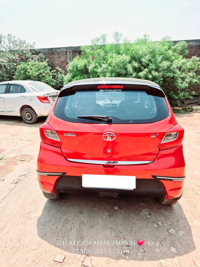 https://images10.gaadi.com/usedcar_image/4532597/original/processed_85c37a02-5c36-4d73-8db0-563aaa967b29.jpg?imwidth=6401