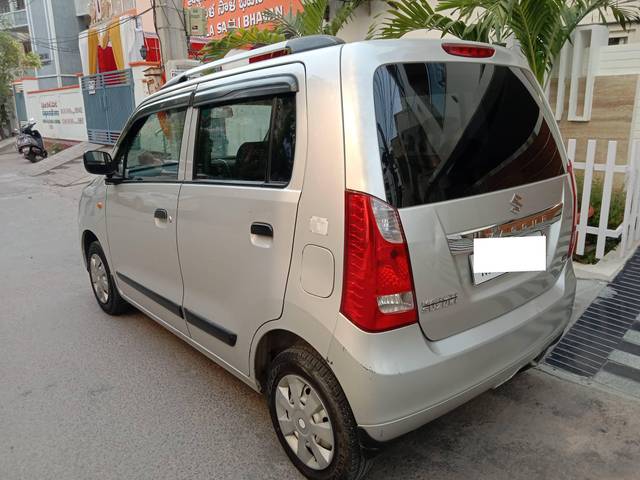 https://images10.gaadi.com/usedcar_image/4532598/original/processed_15be48002c6b9d0db3e7ddff31b0bc86.jpg?imwidth=6402