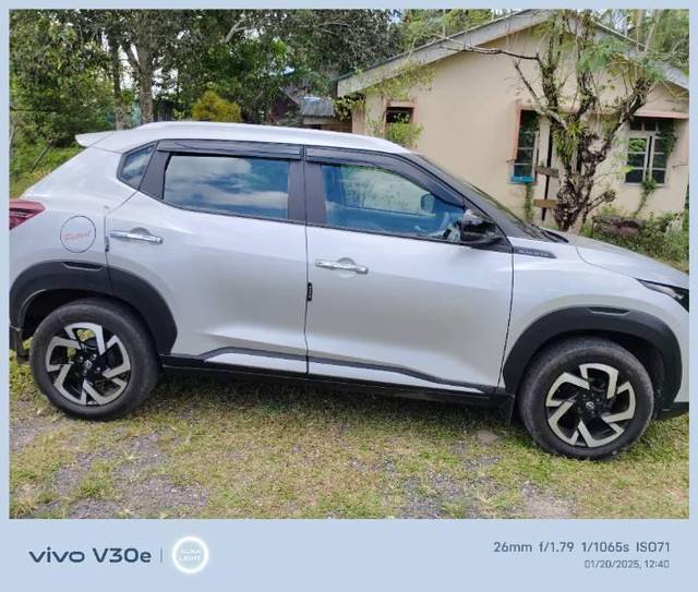 https://images10.gaadi.com/usedcar_image/4532612/original/processed_c2d9bae6-63ed-42e4-a40e-b0089dff266a.jpg?imwidth=6400