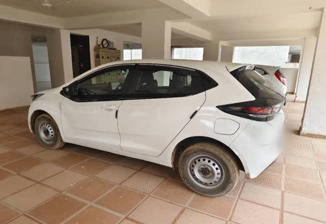 https://images10.gaadi.com/usedcar_image/4532615/original/a7d8c2bb-7e9c-4e36-9490-63052ae23437.?imwidth=6400