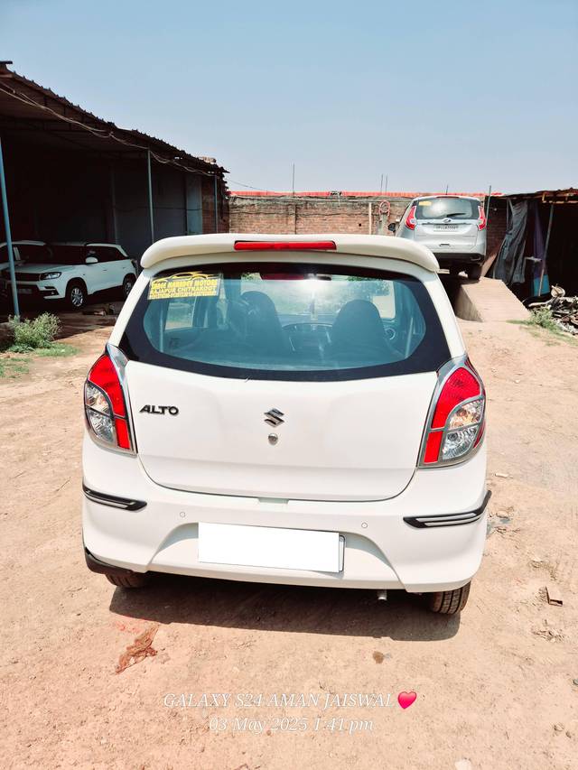 https://images10.gaadi.com/usedcar_image/4532627/original/processed_81adf458-f9ee-4428-bf20-ceecb4b8152f.jpg?imwidth=6402