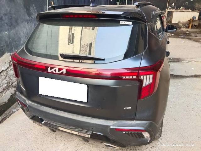 https://images10.gaadi.com/usedcar_image/4532637/original/processed_cc8b4228-f64e-40ba-820e-732c676bcd58.jpeg?imwidth=6400