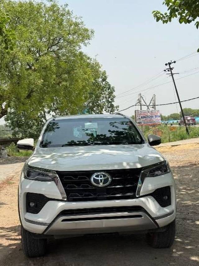 https://images10.gaadi.com/usedcar_image/4532640/original/processed_d6417e32-2fb4-46a9-86ce-666e96bbb22b.jpeg?imwidth=6400