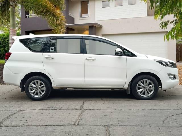 https://images10.gaadi.com/usedcar_image/4532645/original/e948d559bdc0b510bb6af6e27ebf9737.jpg?imwidth=6401