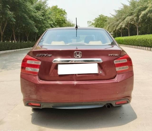 https://images10.gaadi.com/usedcar_image/4532647/original/processed_6299803a689b6bf3361aff106b0941b4.jpg?imwidth=6401