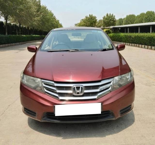 https://images10.gaadi.com/usedcar_image/4532647/original/processed_dd02c7ab2240acefeb66c9bd1f61396a.jpg?imwidth=6400