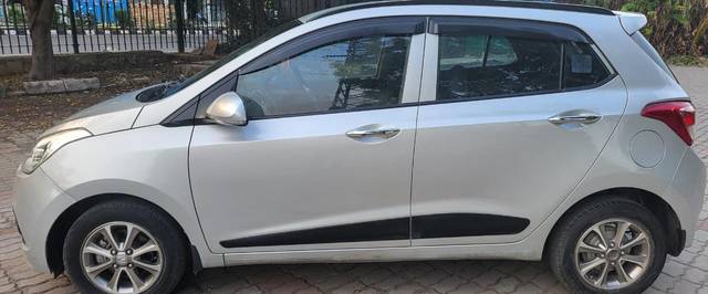 https://images10.gaadi.com/usedcar_image/4532659/original/0ce3b6ba7dee7ce8a75da5dc50152548.jpg?imwidth=6401