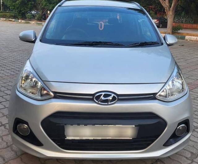 https://images10.gaadi.com/usedcar_image/4532659/original/processed_3b8b77b47260725d08cb473c64db8245.jpg?imwidth=6402