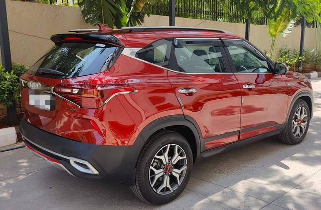 https://images10.gaadi.com/usedcar_image/4532660/original/processed_09f7d85f2ec232aec9f238bafc157e53.jpg?imwidth=6401