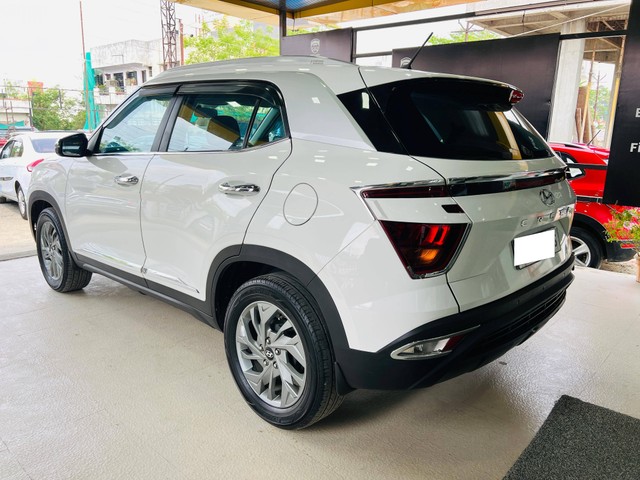 https://images10.gaadi.com/usedcar_image/4532680/original/processed_037b2e956b3a3745459cc8a7fc44e9d1.jpg?imwidth=6401