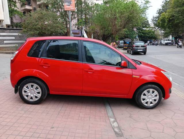 https://images10.gaadi.com/usedcar_image/4532685/original/processed_4d32c8a23e58318b4838cd11638b9db6.jpg?imwidth=6401