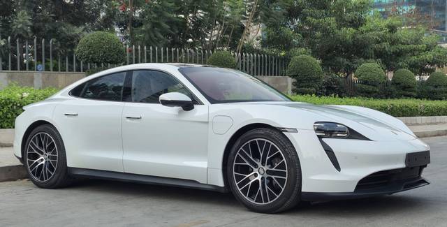 https://images10.gaadi.com/usedcar_image/4532691/original/processed_f5b25c28bb772900e201090d974b16a2.jpeg?imwidth=6400