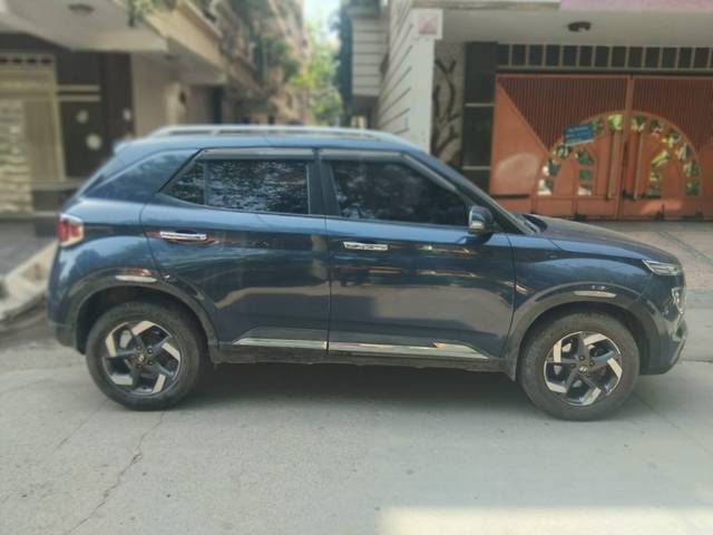 https://images10.gaadi.com/usedcar_image/4532696/original/8014ae96c93a6dee1bfb9f9be95e0db3.jpg?imwidth=6401