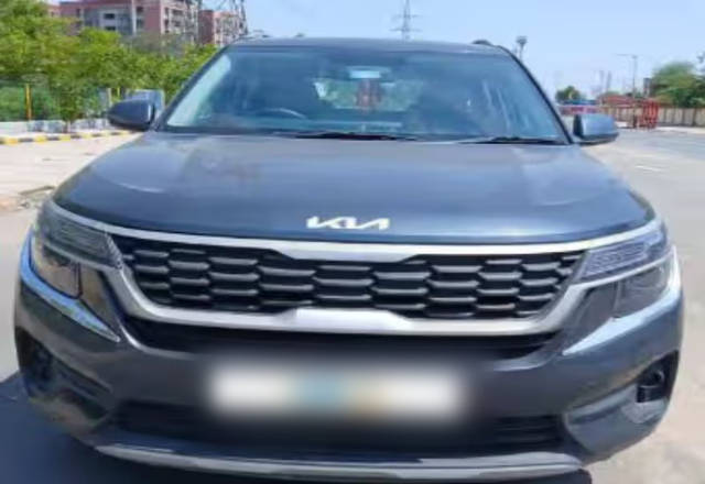 https://images10.gaadi.com/usedcar_image/4532737/original/4b1c9505-b1bb-4364-aa4c-a9645d1ca605.?imwidth=6400