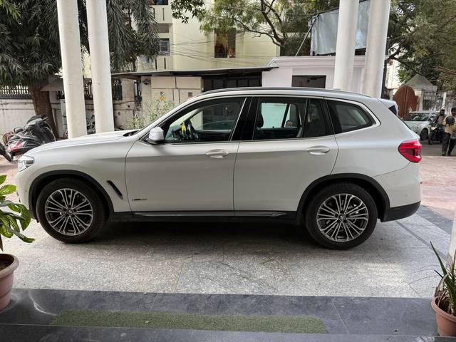https://images10.gaadi.com/usedcar_image/4532755/original/651d7c72c7d64247f796124d5591b905.jpg?imwidth=6402