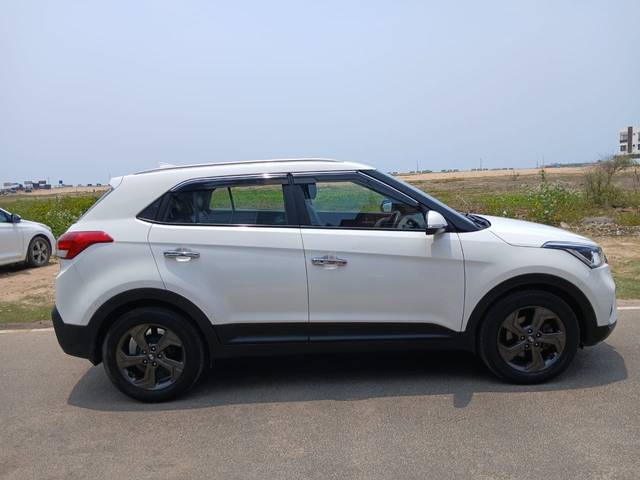 https://images10.gaadi.com/usedcar_image/4532764/original/cf53cdb6aa2fbac47cabb6ac7a0f79d3.jpg?imwidth=6401