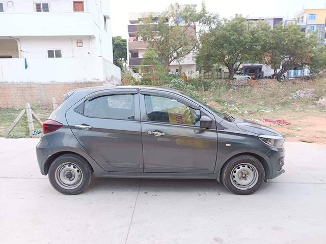 https://images10.gaadi.com/usedcar_image/4532775/original/processed_40802ea4f61ecc42b9e362dc89cb8e23.jpg?imwidth=6401