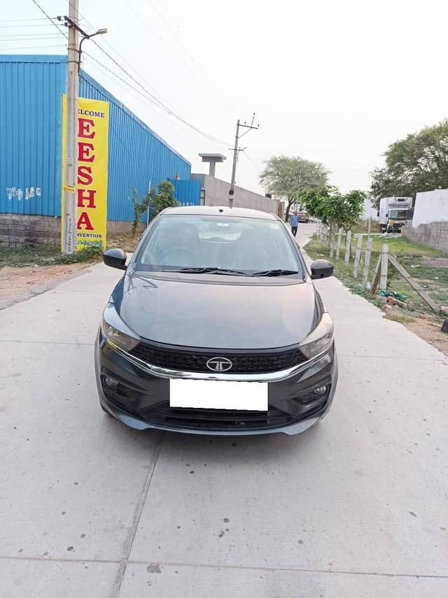 https://images10.gaadi.com/usedcar_image/4532775/original/processed_d0012ab9002d0cede4db85703ad61216.jpg?imwidth=6400