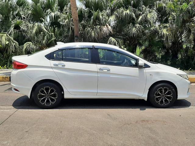 https://images10.gaadi.com/usedcar_image/4532792/original/processed_4b44d94b5254da235dd25651c530a722.jpg?imwidth=6401