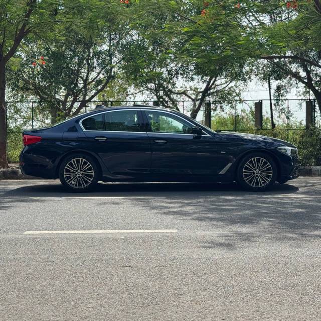 https://images10.gaadi.com/usedcar_image/4532882/original/7d13abc995059ef7be0c481c4bca5edd.jpg?imwidth=6401