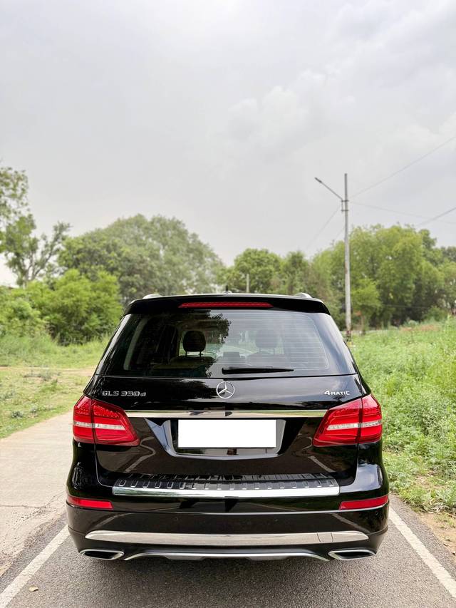 https://images10.gaadi.com/usedcar_image/4532898/original/processed_6e3a0a0c-85fc-4a51-adc4-d55423d0cf4c.jpg?imwidth=6402
