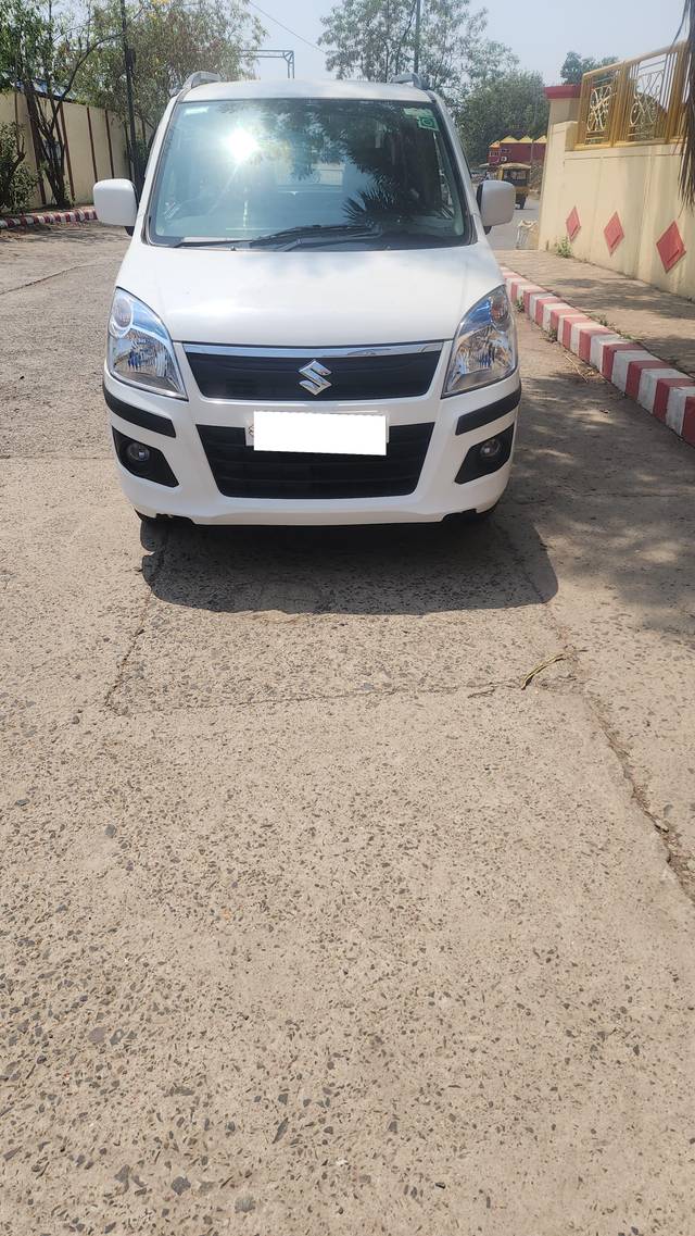 https://images10.gaadi.com/usedcar_image/4532912/original/processed_28491c65bd71ad7bf2379dd2014a2d96.jpg?imwidth=6400