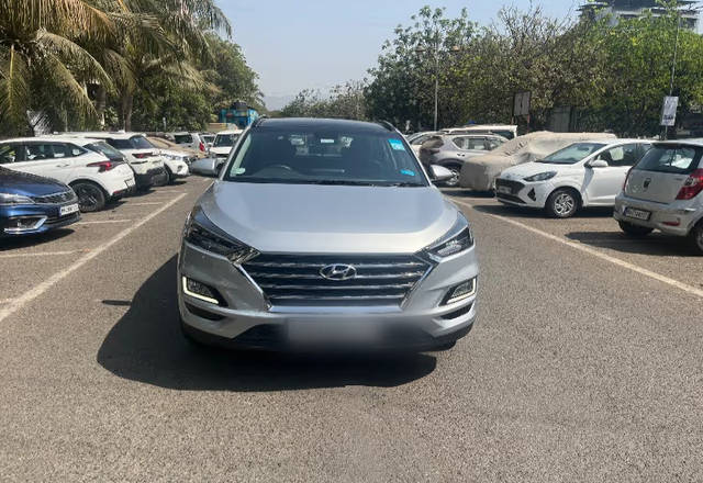 https://images10.gaadi.com/usedcar_image/4532920/original/0bf9d7a4-b238-41bc-9c93-13c4b66fb712.?imwidth=6402