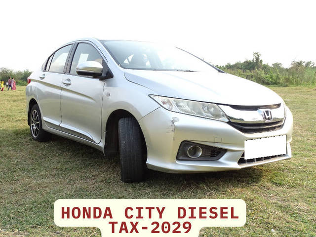 https://images10.gaadi.com/usedcar_image/4532921/original/processed_26e7360aa8a1d3a3ac01e4b49be97702.png?imwidth=6400