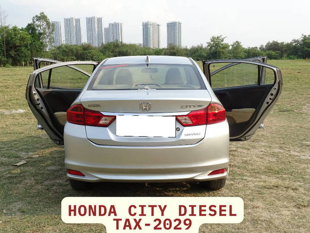https://images10.gaadi.com/usedcar_image/4532921/original/processed_65387bcc6f607fd02c775896838df407.png?imwidth=6401