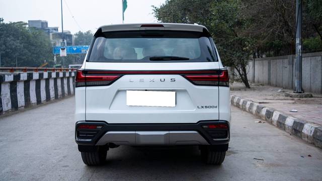 https://images10.gaadi.com/usedcar_image/4532927/original/processed_23bb910790ac476b948bb897a32f1892.jpg?imwidth=6401
