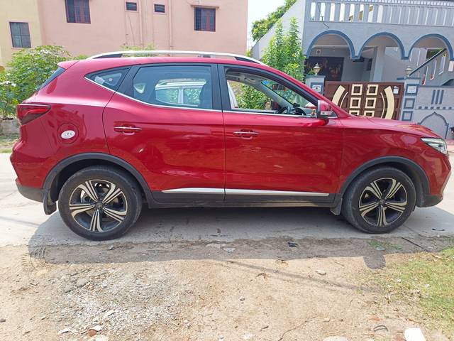 https://images10.gaadi.com/usedcar_image/4532947/original/abd3a5ff-55bb-41b8-8c5d-6dd7f559ce86.jpg?imwidth=6400