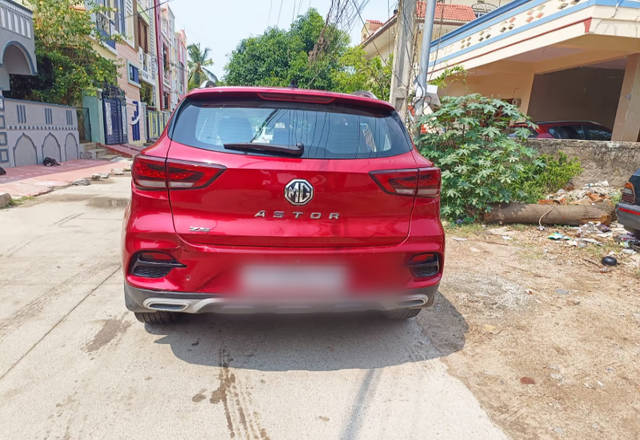 https://images10.gaadi.com/usedcar_image/4532947/original/c519cf54-39fa-4a05-aaa2-12731e5fc03b.?imwidth=6401