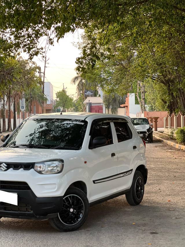https://images10.gaadi.com/usedcar_image/4532986/original/processed_15058756dc1100e9b30ac0f5d140d0cb.jpg?imwidth=6400