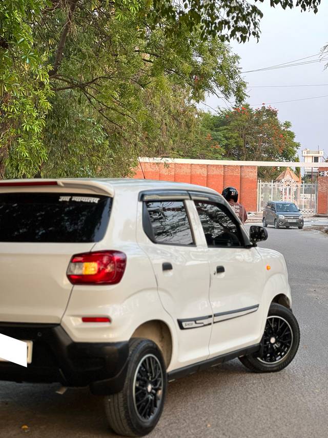 https://images10.gaadi.com/usedcar_image/4532986/original/processed_b8a69a00afb85a5c5f3c4b5d713798da.jpg?imwidth=6401