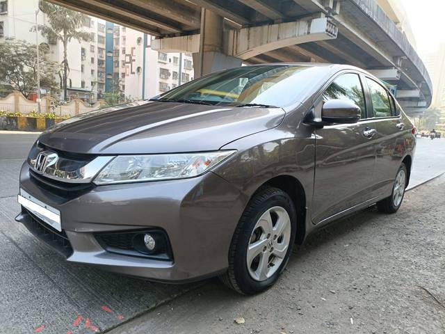 https://images10.gaadi.com/usedcar_image/4533003/original/processed_577dc4b14e7fc2808df52b5236d9c10f.jpeg?imwidth=6402