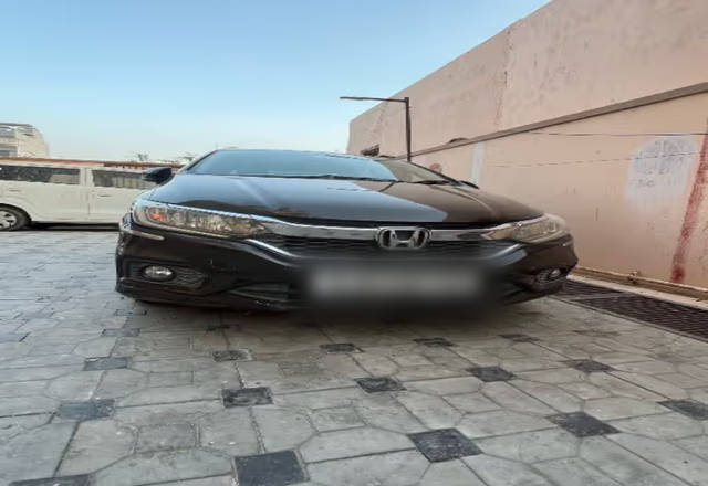 https://images10.gaadi.com/usedcar_image/4533010/original/57ee5632-91b1-400d-b7ba-f1013d158b4b.?imwidth=6400