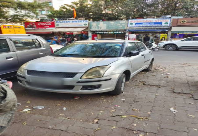 https://images10.gaadi.com/usedcar_image/4533018/original/bb900b30-2ff5-406c-a2f9-f0c06fbc4532.?imwidth=6400