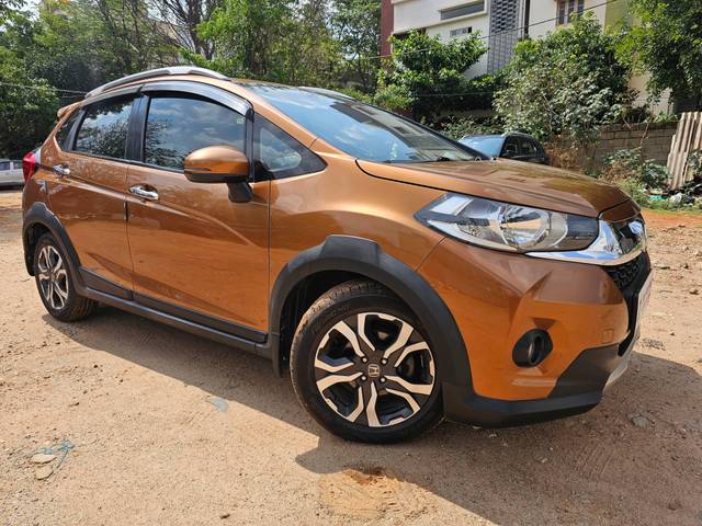 https://images10.gaadi.com/usedcar_image/4533028/original/processed_252809c7cea312aad88b446436a4db58.jpg?imwidth=6400