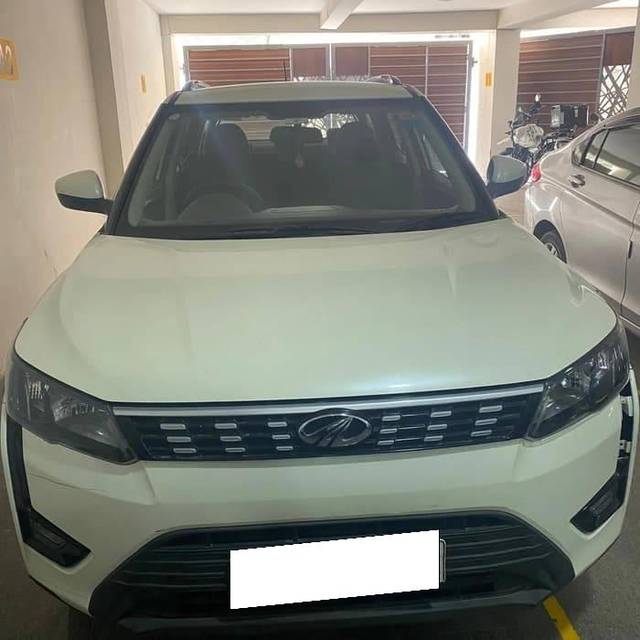 https://images10.gaadi.com/usedcar_image/4533049/original/processed_e20d178fbcef73e692804afc21b93e37.jpg?imwidth=6402