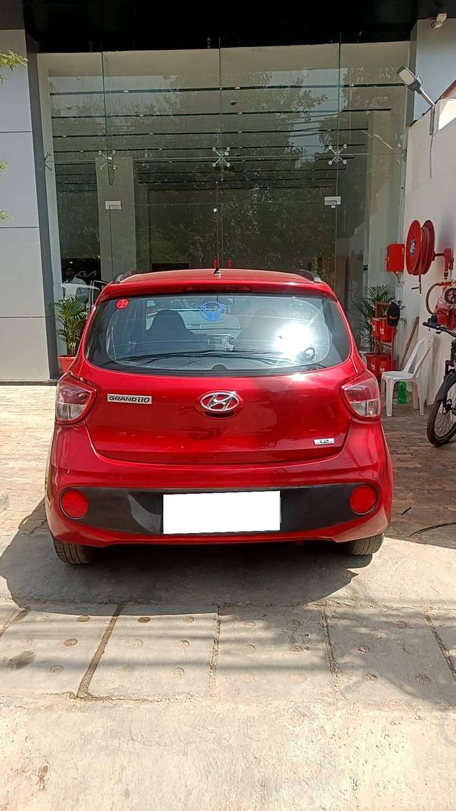 https://images10.gaadi.com/usedcar_image/4533050/original/processed_aeb9c99807e61fcb16596d9a200e22d3.jpg?imwidth=6401