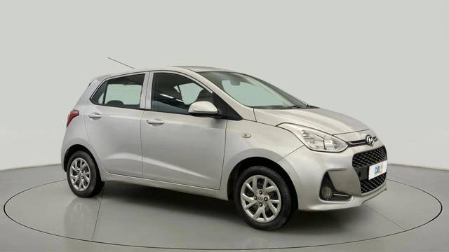 https://images10.gaadi.com/usedcar_image/4533056/original/02ee0855231d8881087a5c771039cede.jpg?imwidth=6400